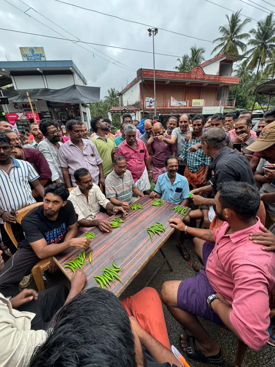 Participants and spectators during an Onam Aaravam 2026 competition in Aanakkampoyil